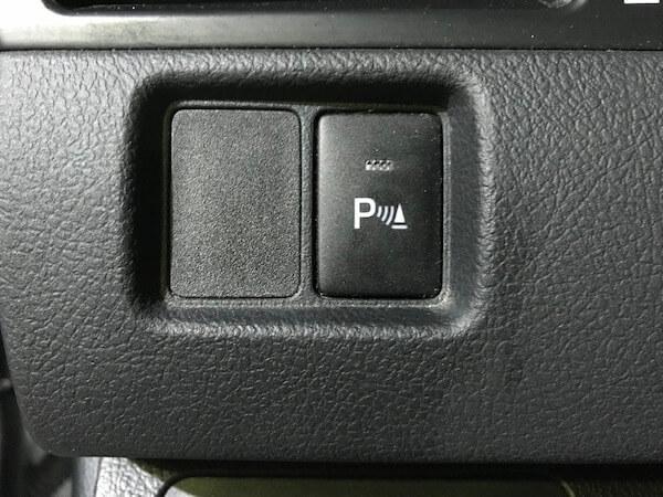 Кнопка включения парктроника на Тойота Камри v50